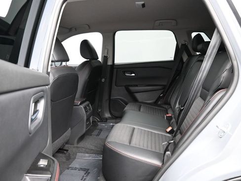 Used 2025 Nissan Rogue SV AWD/4WD image 25