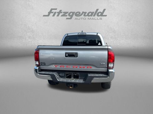 Used 2021 Toyota Tacoma SR5 RWD image 7