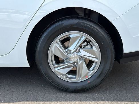 New 2026 Hyundai Elantra SE image 19