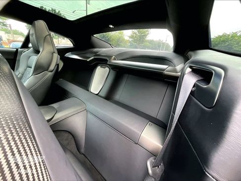 Used 2025 Aston Martin Vanquish RWD image 21