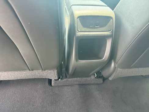 Used 2025 Chevrolet Trax RS w/ Sunroof Package FWD image 38