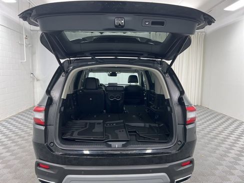 Used 2024 Honda Pilot Touring image 8