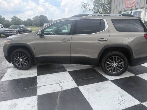 Used 2019 GMC Acadia SLT AWD/4WD image 14