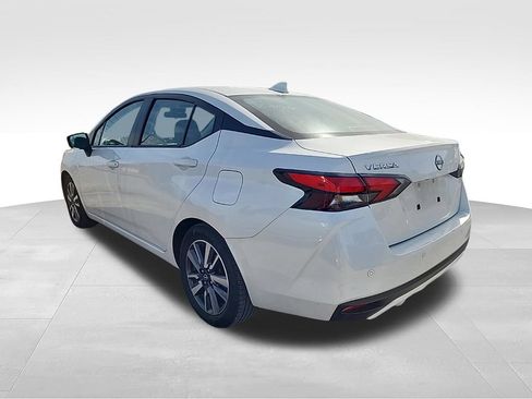 Used 2024 Nissan Versa SV FWD image 3