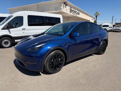 Used 2023 Tesla Model Y Long Range AWD/4WD image 4