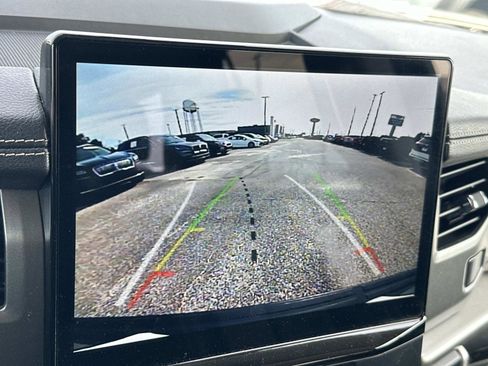 Certified 2024 Ford Expedition XLT image 25