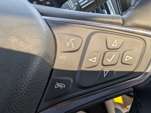 Used 2024 Chevrolet Equinox Premier image 17