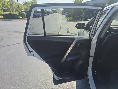 Used 2018 Toyota RAV4 LE w/ All Weather Liner Package FWD image 22