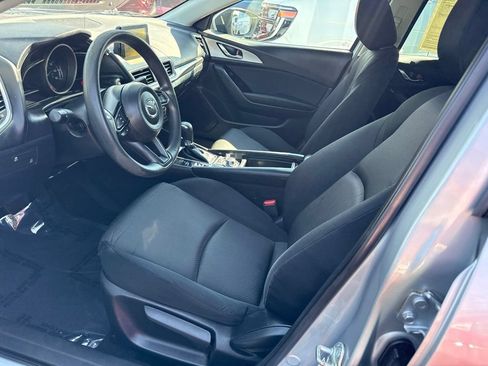 Used 2018 MAZDA MAZDA3 Sport FWD image 3