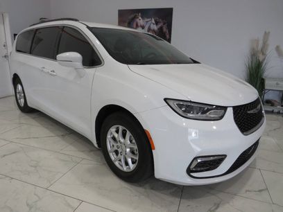 Used 2022 Chrysler Pacifica Touring-L