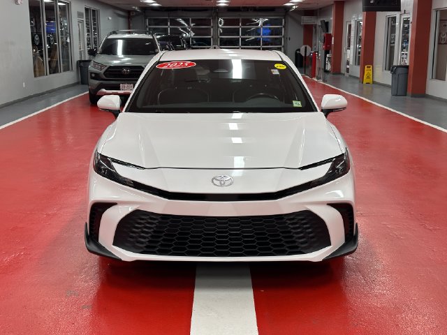 Certified 2025 Toyota Camry SE FWD image 8