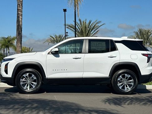 New 2026 Chevrolet Equinox LT w/ Convenience Package II FWD image 7