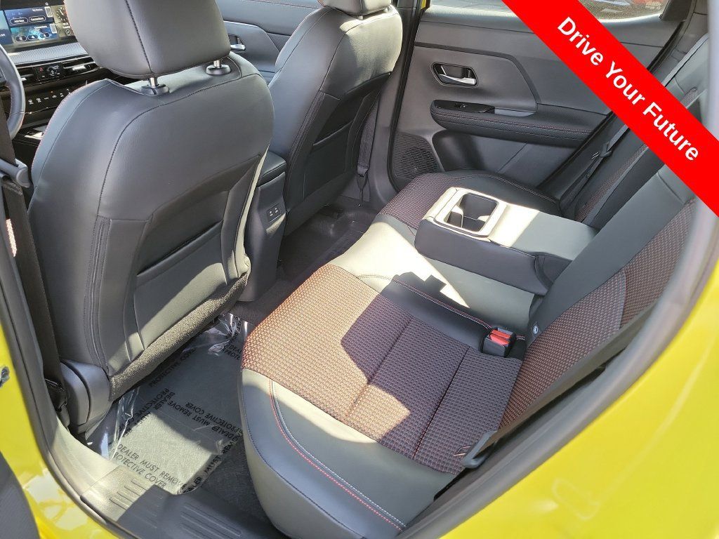 Used 2025 Nissan Kicks SR AWD/4WD image 24