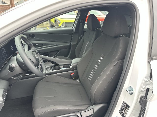 New 2026 Hyundai Elantra SEL FWD image 19