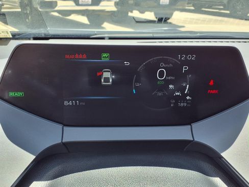 Used 2025 Toyota Prius Plug-In Hybrid FWD image 15