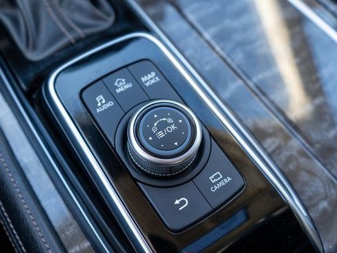 Used 2022 Nissan Armada Platinum w/ Captain's Chairs Package image 43