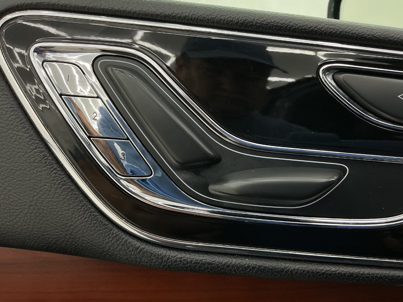 Used 2018 Lincoln Navigator Premiere RWD image 44