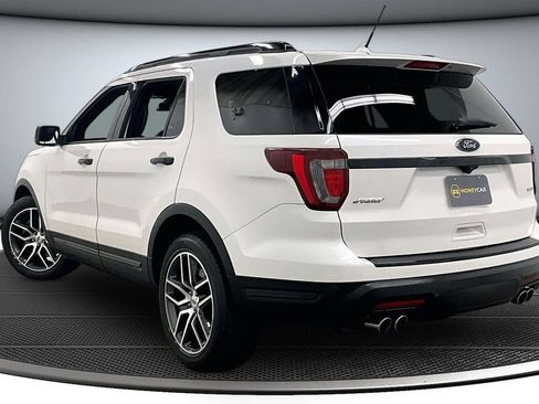 Used 2018 Ford Explorer Sport w/ Equipment Group 401A AWD/4WD image 4