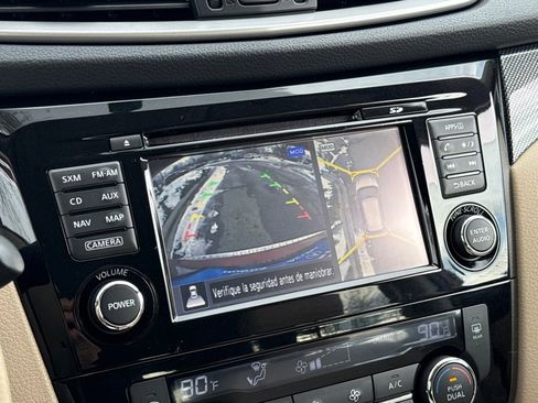 Used 2015 Nissan Rogue SL w/ SL Premium Package image 25