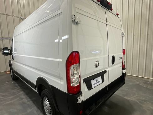 Used 2025 RAM ProMaster 2500 w/ Convenience Group FWD image 19