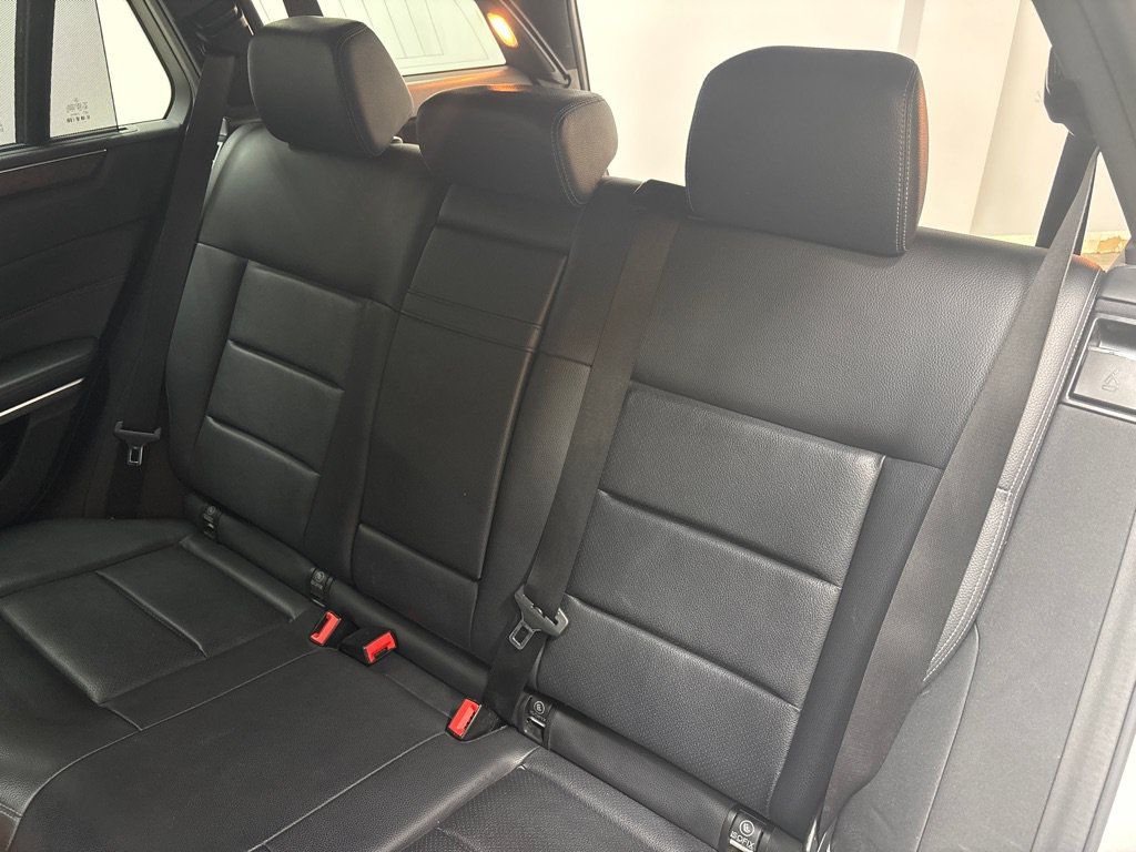 Used 2014 Mercedes-Benz E 350 4MATIC Wagon image 28