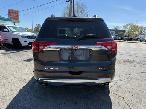 Used 2017 GMC Acadia Denali w/ Technology Package AWD/4WD image 4