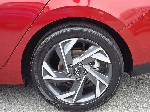 Certified 2025 Hyundai Elantra Sport image 9