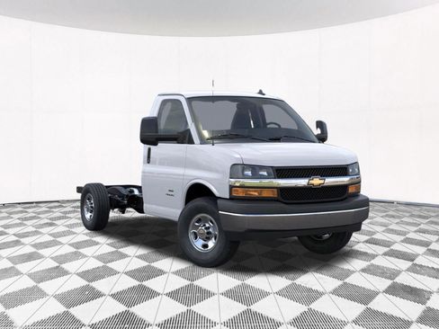 New 2026 Chevrolet Express 3500 w/ Power Convenience Package image 12