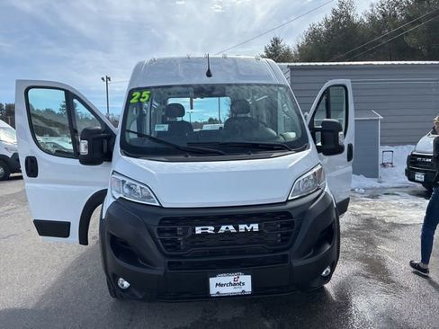 Used 2025 RAM ProMaster 2500 w/ Convenience Group image 17