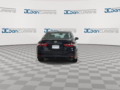 Used 2024 Toyota Camry SE FWD image 7