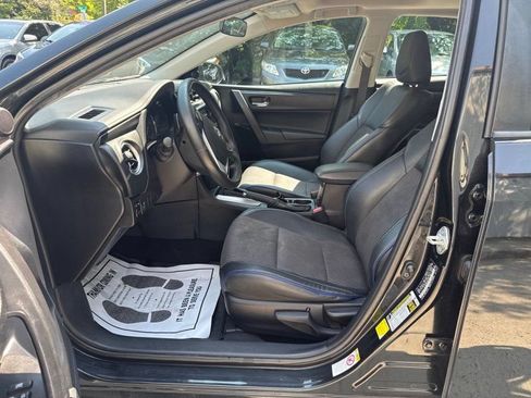 Used 2019 Toyota Corolla SE w/ SE Premium Package FWD image 15