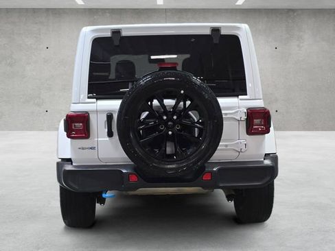 Used 2024 Jeep Wrangler Unlimited Sahara AWD/4WD image 15