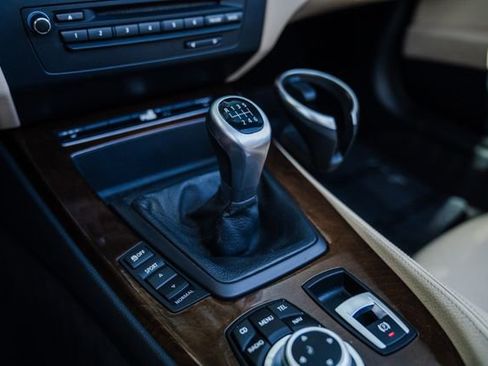 Used 2011 BMW Z4 sDrive35i image 8