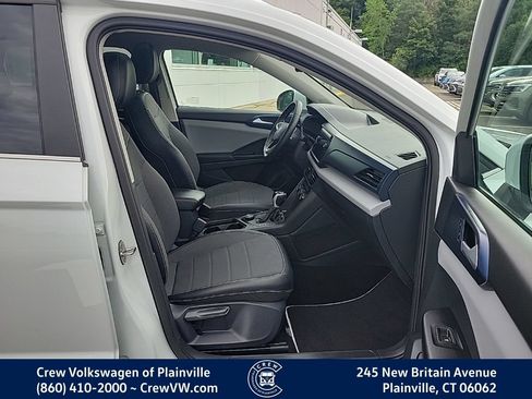 Certified 2023 Volkswagen Taos SE w/ Panoramic Sunroof Package AWD/4WD image 16