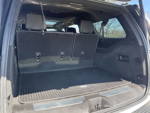 Used 2021 Cadillac Escalade ESV Premium Luxury w/ Performance Package image 17