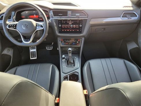 Used 2024 Volkswagen Tiguan SE R-Line image 16