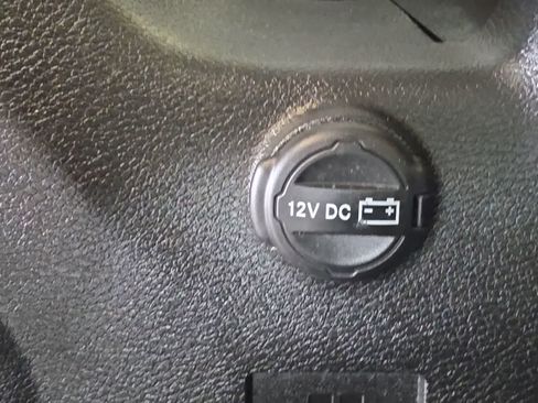 Used 2023 Jeep Wrangler Unlimited Sahara AWD/4WD image 36
