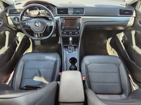 Used 2017 Volkswagen Passat 1.8T R-Line image 19