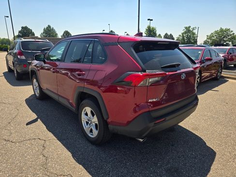 Used 2019 Toyota RAV4 XLE AWD/4WD image 3