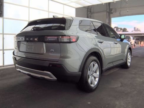 Used 2025 Honda Prologue EX image 2