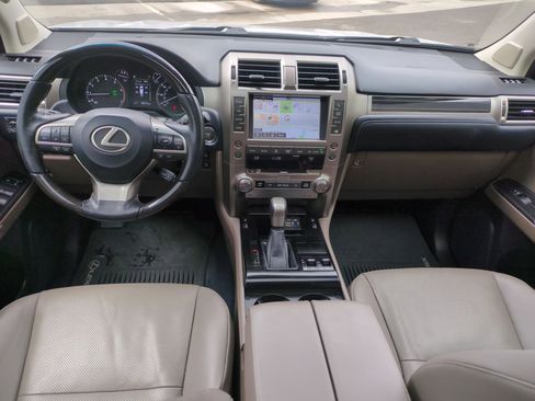 Used 2021 Lexus GX 460 Premium w/ Accessory Package image 29