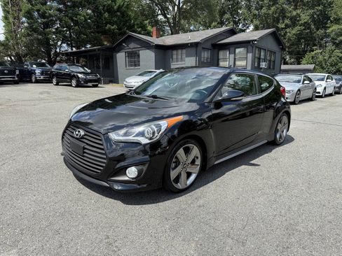 Used 2013 Hyundai Veloster Turbo FWD image 2