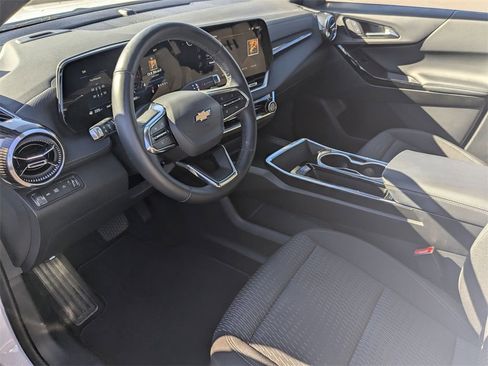 Used 2025 Chevrolet Equinox LT image 21