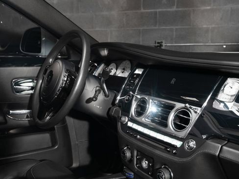 Used 2015 Rolls-Royce Ghost RWD image 29