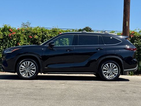 Used 2026 Toyota Highlander Platinum AWD/4WD image 7