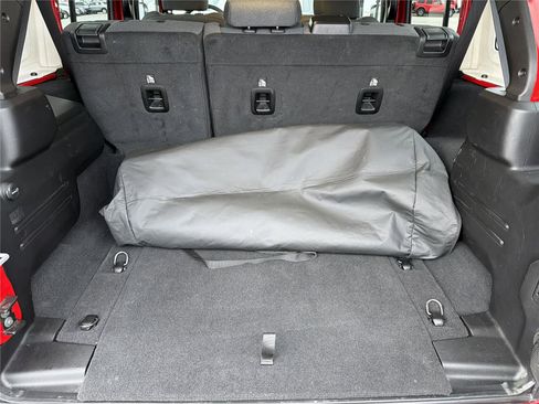 Used 2025 Jeep Wrangler Willys image 19