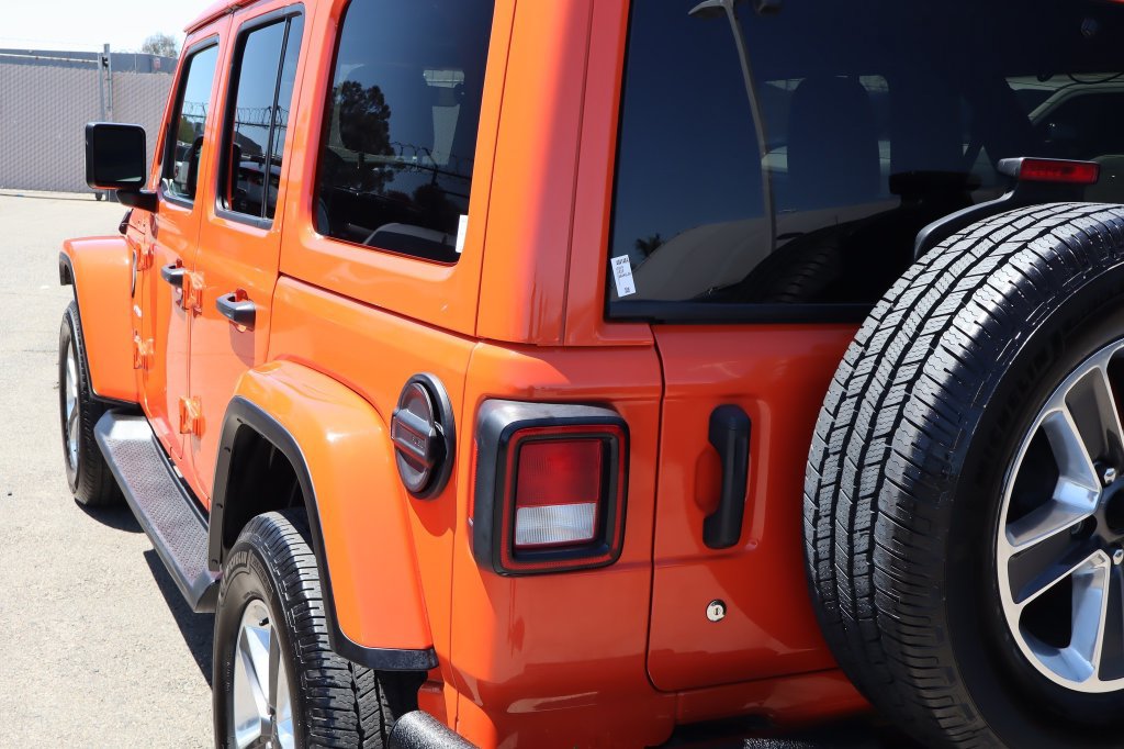Used 2019 Jeep Wrangler Unlimited Sahara w/ Uconnect 4C Nav & Sound Group AWD/4WD image 16