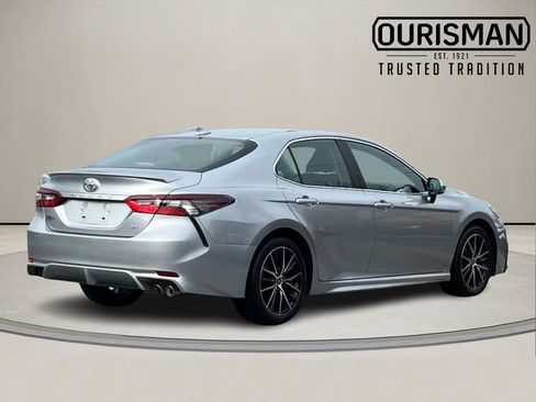 Used 2024 Toyota Camry SE image 5