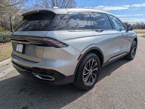 New 2026 Lincoln Nautilus Premier image 11