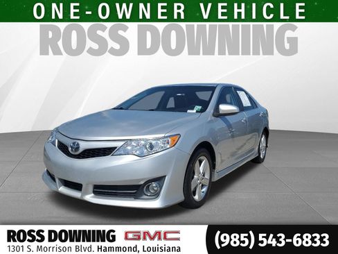 Used 2012 Toyota Camry SE FWD image 1